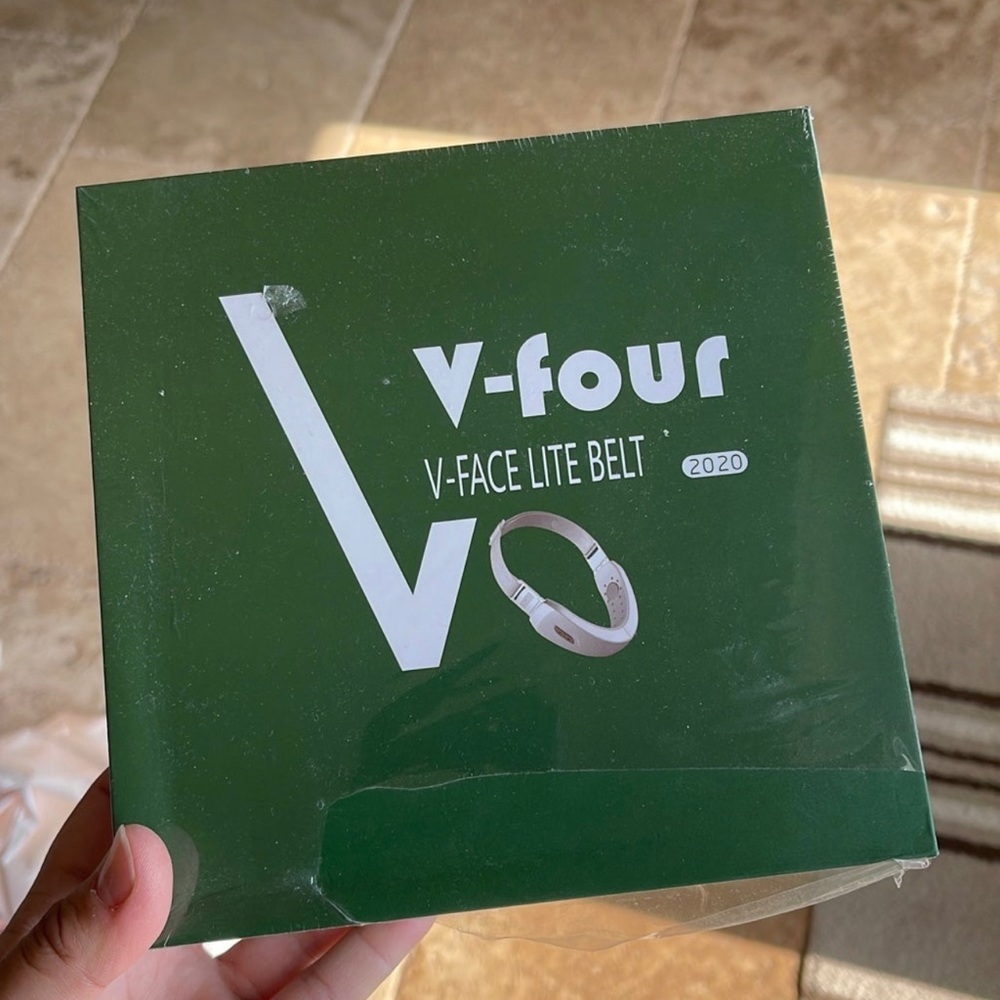 V Four Face Belt